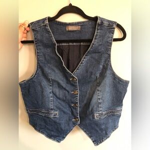 Suzy Shier Denim Button Vest
